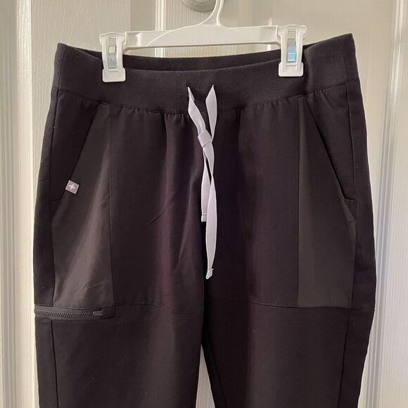 Figs Women's Manari Slim-Leg Cargo Scrub Pants Technical Black Size XS NWT - Picture 11 of 16